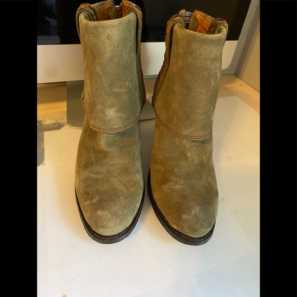 Ariat Two 24 Women's Suede Ankle Boot - Picture 3 of 12